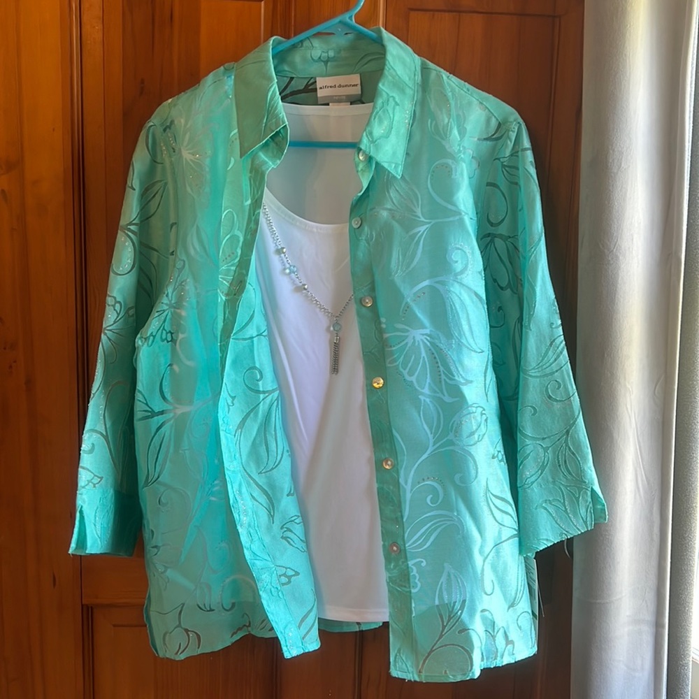 NWT Alfred Dunner 3 piece set of top, necklace, jacket petite large